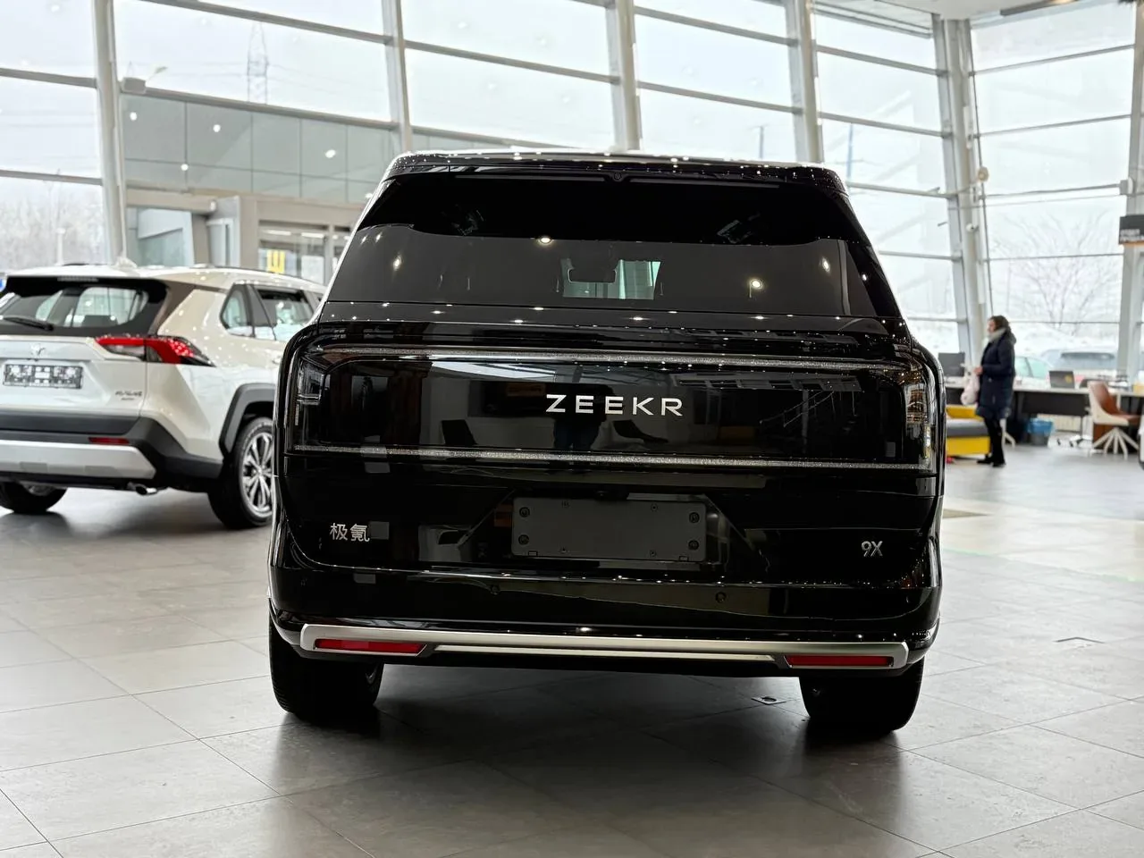 Zeekr 9X: фото автомобиля 7